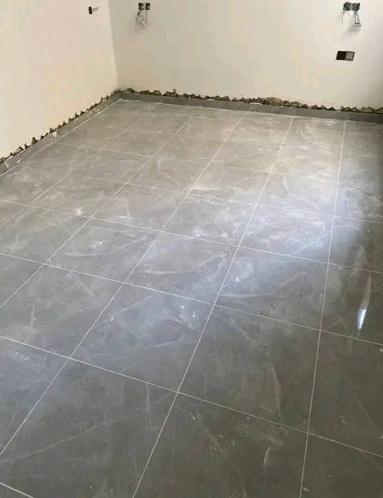 خلفة سيراميك مصري لعمل السيراميك البورسلين والكاشي والمرمر والدروج والارضيات شغل نضيف ومرتب شغل درجة اولي ***********بة واتس متفرغ حاليا قريب عليك
