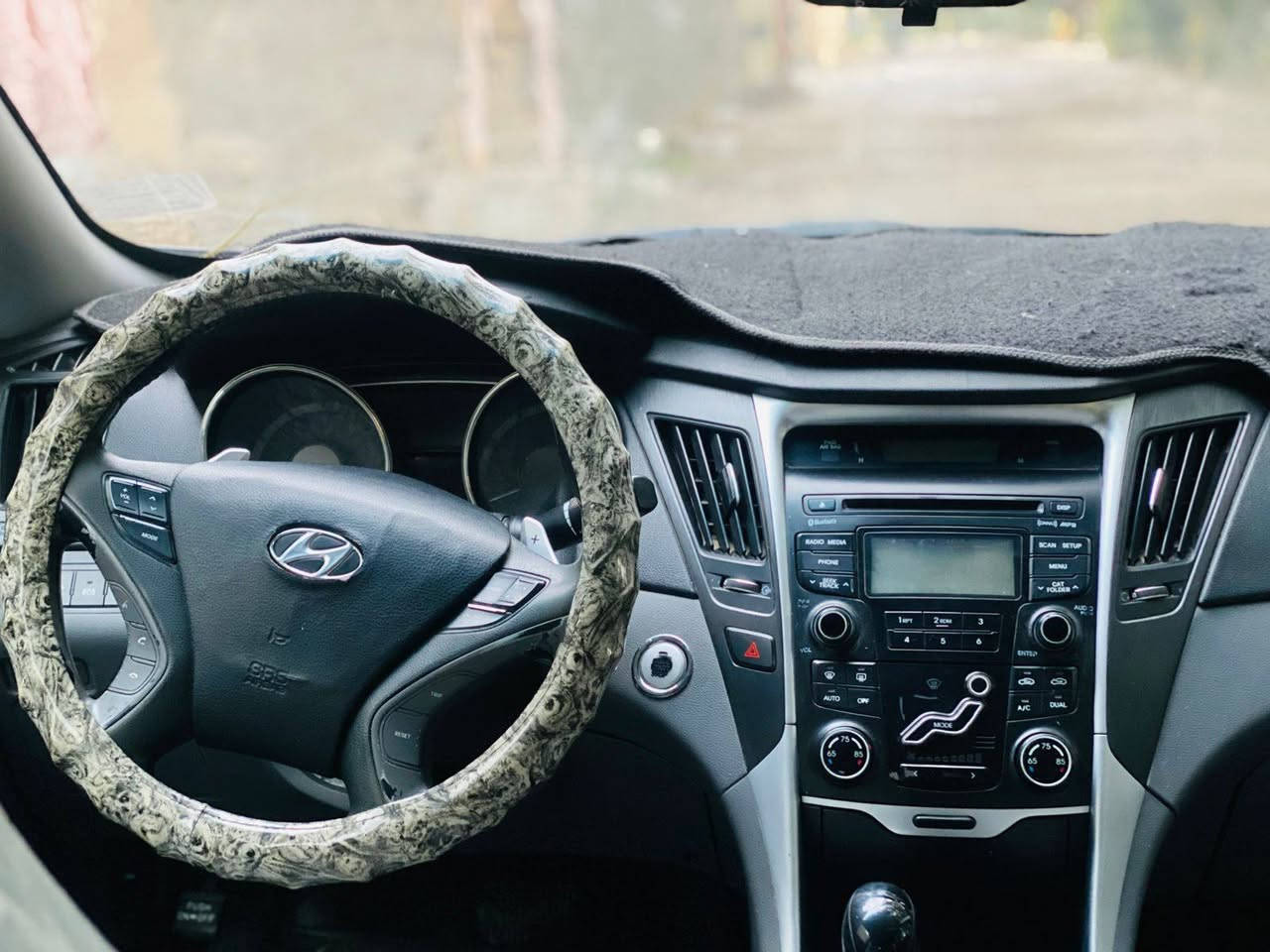 سوناتة 2012 امريكي جاملغ وباب بدون دواخل محرك جي دي اي سيارة خير من الله سعر 92 مجال بسيط رقم واسط بأسمي ***********
