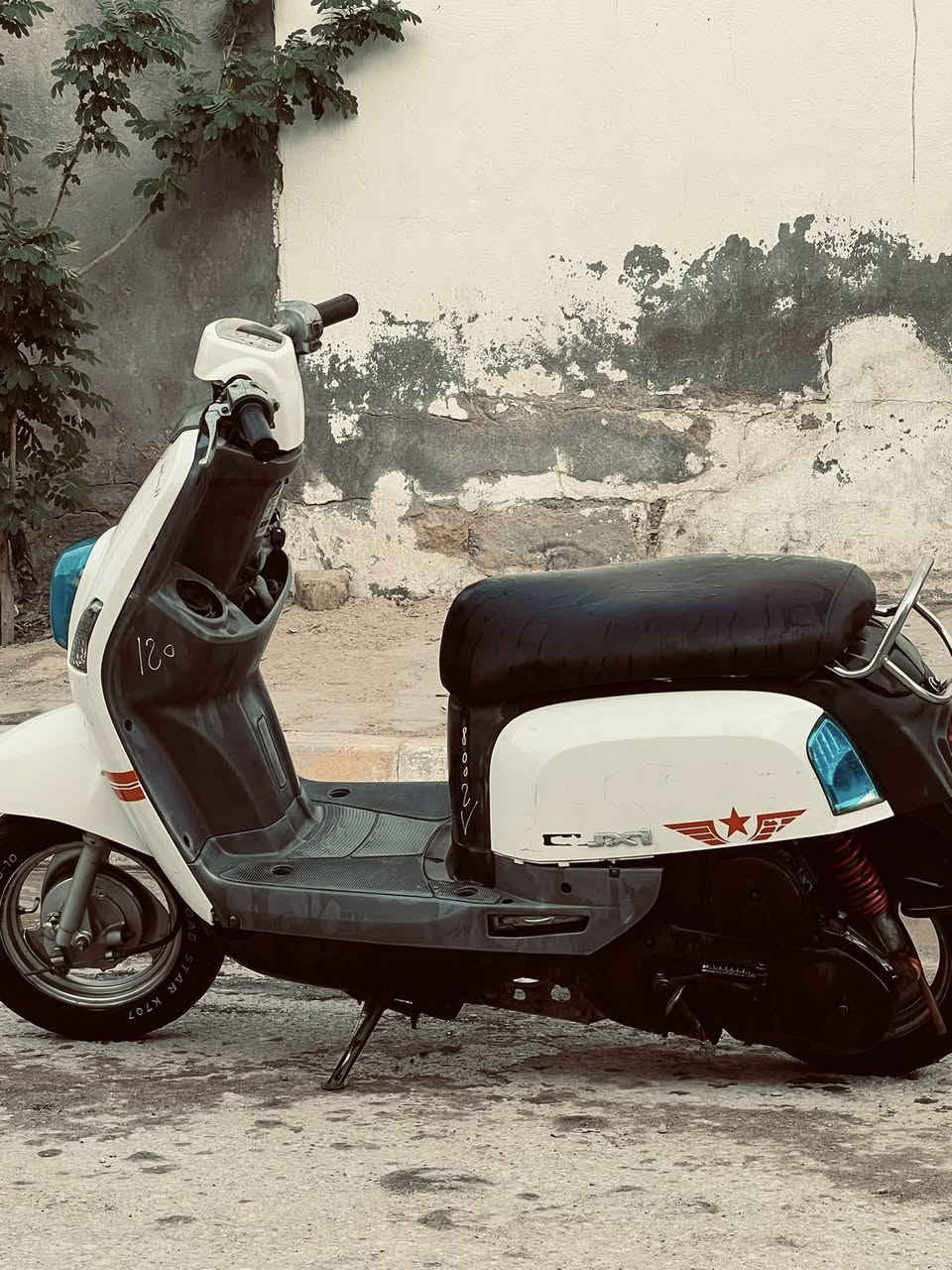 السلام عليكم دراجه ماكس بوليسي البيع سعر مناسب  شراي يتصل *********** (متوازي )
