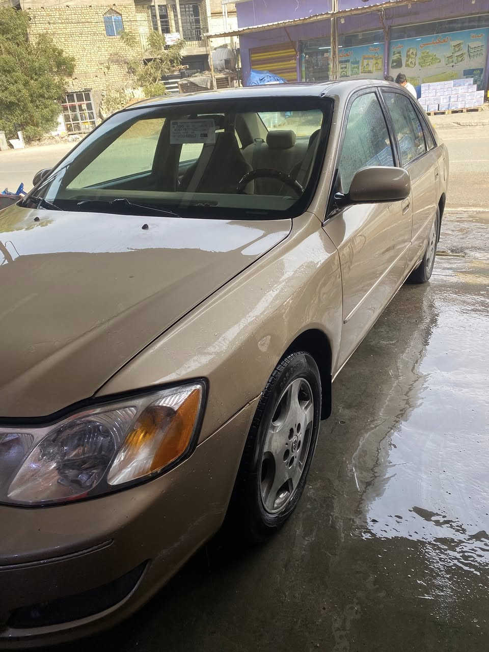 السلام عليكم
لبيع افلون موديل 2004 وارد امريكي طختها بجاملغ امامي مبدل جاملغ والبنيد صفحة اليمنة الجاملغ مصبوغة حزام سيارة فول موصفات فتحة سقف كشن كهرباء وباقي الموصفات معروفة مكينة وكير مكفولات جاهزة من كلشي 
مكان السيارة بغداد 
الرقم ***********
