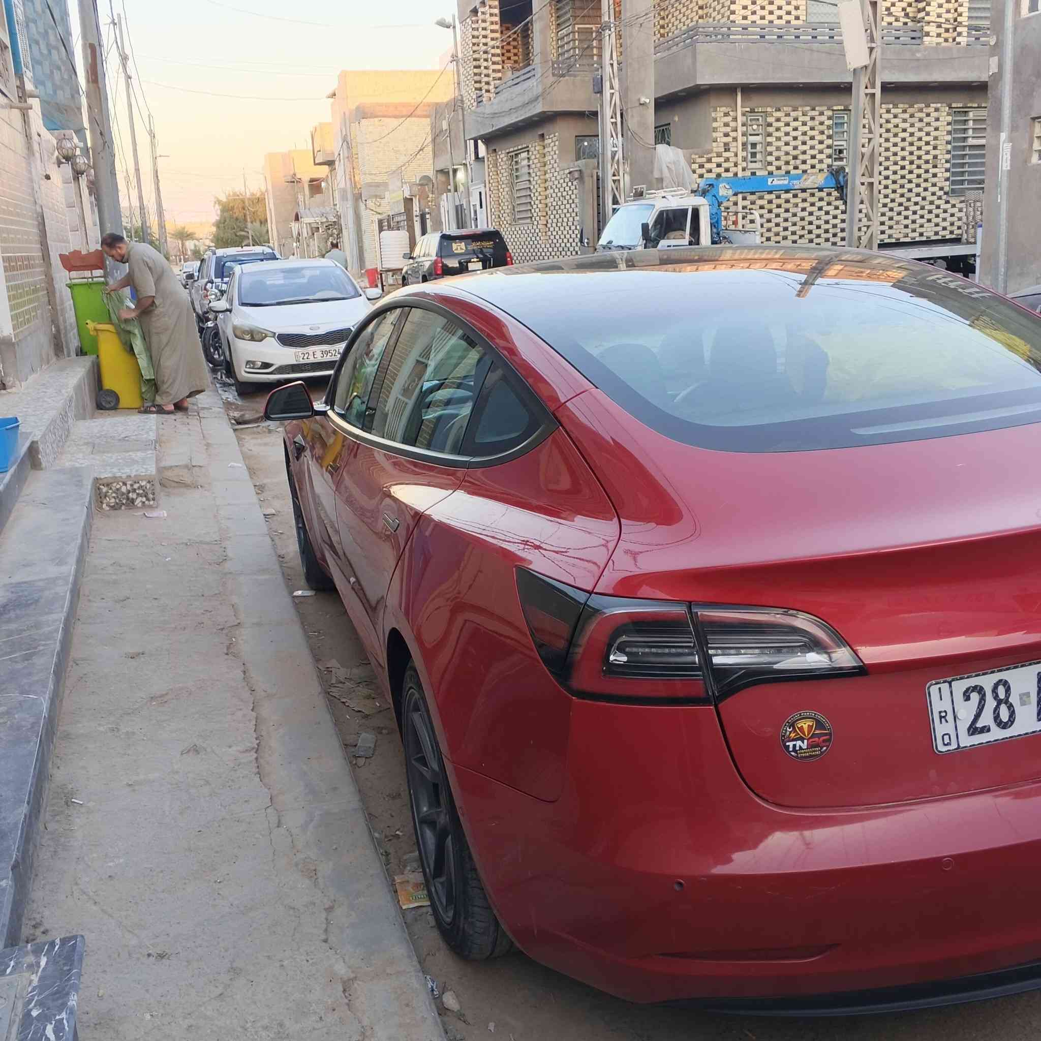 اخوان تسلا للبيع موديل 3 ستندرد    2023
حادثها بارد بسيط كلش بالجاملغ الخلفي و رصعة بالجنطة
سعرها 168 وبيها مجال 
بيها مجال
بدون ايرباك
رقمي ***********
