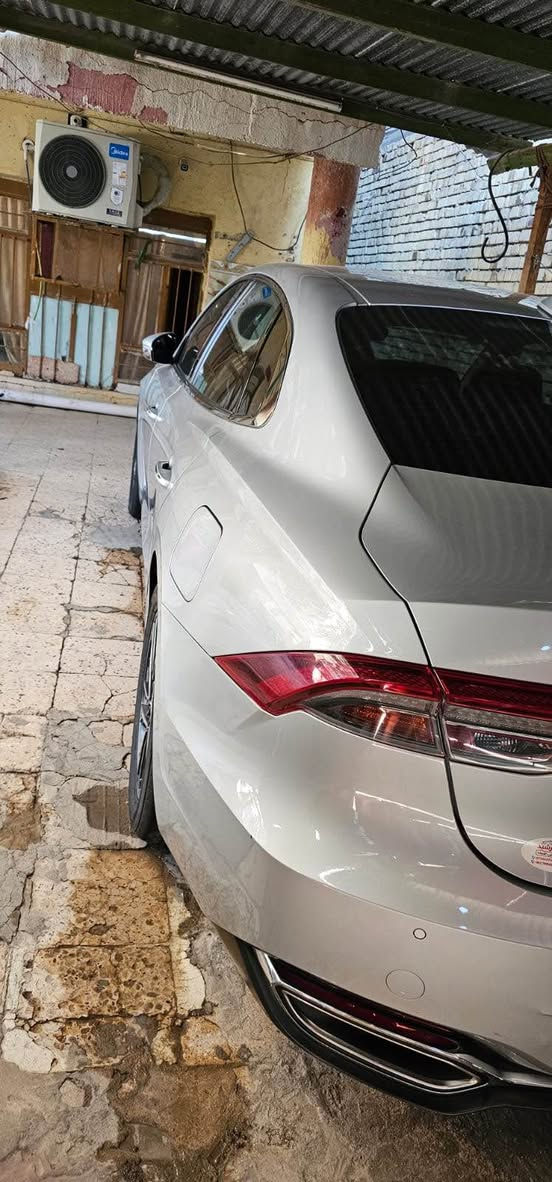 السلام علكيم 
ازيرا 2022/ كوري كفاله
رقم بصره حره 

المواصفات :
 
.كراسي كهرباء  
.كرسي خزن ميموري وضعين
.كراسي جلد اسود + (تدفئه + تبريد)
.رادار مانع تصادم 
. رادارت جانبية ( تحذير النقطة العمياء ) 
. شاشة وسطية اكبر حجم 
. هاندبريك كهرباء 
.اوتو هولد
. تحكم ستيرن جهتين 
. شفتات كير  بل ستيرن 
.جنطة كهرباء ذكيه عند الاقتراب تفتح
. تبريد قطعتين يتفاعل مع الاتصال
.تدفئة ستيرن
. عدادات ديجتال 
. اضاءة امامية ليد 
. اضاءة امامية زينون 
. اضاءة خلفية ليد 
. ويل كب  
. تشغيل عن بعد
. وضعيات قيادة عدد 4
. تحديد سرعه 
.مثبت سرعه
. تحديد مسار
. قيادة ذاتيه (تتفاعل مع السياره الكدامك حسب السرعه)
. سماعات نظام Bose العالمي 
.كاميرا جانبية مع تشغيل الاشارة
. شاحن لاسلكي ( wireless ) 
.اوتوبارك
.مساحات اوتو ويا المطر تشتغل وحدها 
. عزل هواء ممتاز

كل كهربائياتها شغاله 
كير مكينه كفاله / ماشيه/ 23 الف

السعر /210/ وبيها مجال
سعر ما اكطع باتصال تعال شوفها وتدلل  مكانها بالبصره / دور شرطه
للأستفسار /*********** البصرة, العراق
