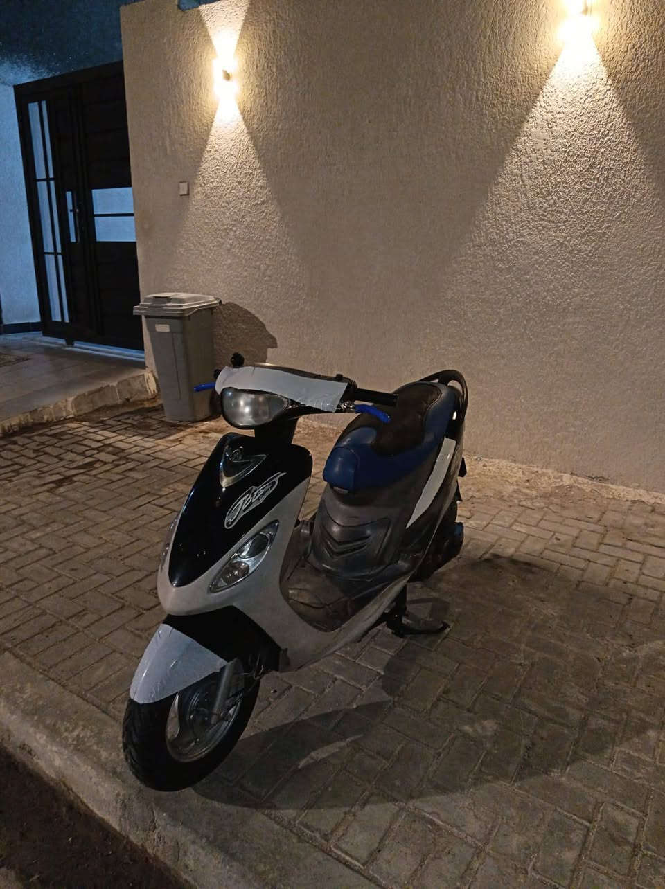 دراجه ماكس كفاله عامه  محرك وكهربائيات كلشي شغال بيها لا مفتوحه ولا مبدل بيها اي شي كله على وضع البلاد دراجه نهضه ومعدل طيران🛫🛫🚀مكاني بصره ( البصره رقم الهاتف *********** سعرها 825 البصرة, العراق
