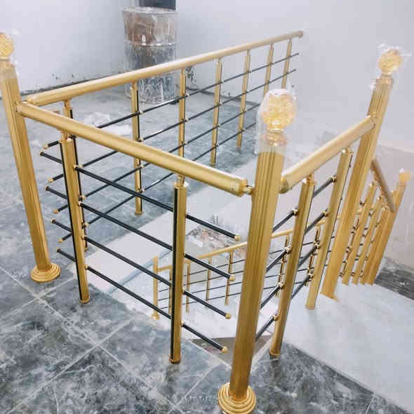 سعر المتر الدائري  بوري1,5 /33/الف كرسته وعمل
سعر المتر بوري  2 ملم/ 35/الف 
سعر المتر بوري الكريمي المدور /35 /الف
ملاحظه/ سعر المتر الدرج الدائري/ 38/ الف  
ملاحظه/ عمل أربع خطوط 
سعر المتر الجام 10 ملم القطع /60/الف واكو/65/الف
سعر المتر المربع لون صاجي والسنديان/65/الف 
سعر المتر المربع لون الاسود والشباني /55/الف
والدنكه العاديه تعتبر متر 
سعر الدنكه الكرستال/125/الف واكو/135/الف 
سعر الرمانه /2500/ الف
نعمل أفضل المحجرات الامنيوم التركية وبجميع الالوان 
للاستفسار مراسلة الصفحه او اتصال واتساب 
*********** عنوان بغداد مجرد تتصل نجيك الباب البيت
