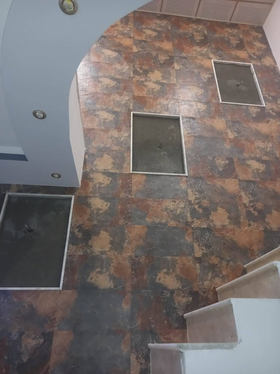 من رخصت الدمن اني خلفه سراميك في كربلاء حلين متفرق رضيات كل شغل درجه اوله ومناسب ‏‪***********‬‏
