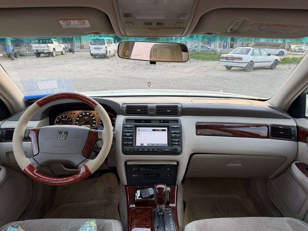 ســاق ٢٠٠٣سفر
Dكةورة بةنزين كةم اخوات زورخاوينة
1بـارجةي اوربـاية
٣دوگمةية ٤كوشين كارةبا
٤ويل وتايةي لوك سبيري دانةبزيوة
١١٦هةزار روشتوة بون شةريكةي ديت
هادروليك گيري كوراوة
سعري ٧٤كورينةوةش دةةكةم
تكاية كريار نيت مالي كةس مةشكينة
سيارة لةوينةكان جوانترة
***********
