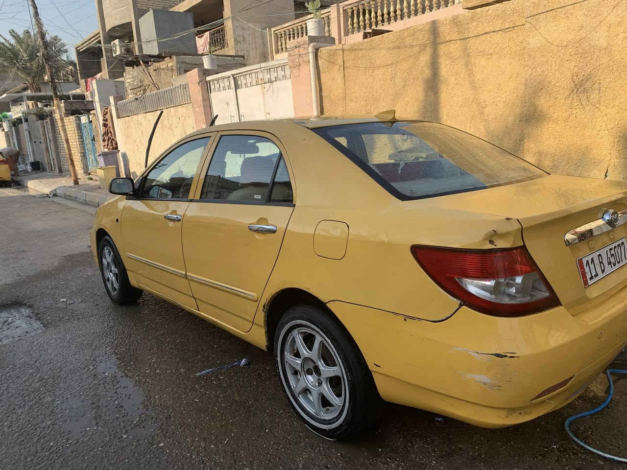 السلام عليكم بي واي دي F3  2011 بسمي رقم جديد هزة جديدة كير عادي السعر ٤٣ و بيهة مجال   مكاني بغداد ***********
