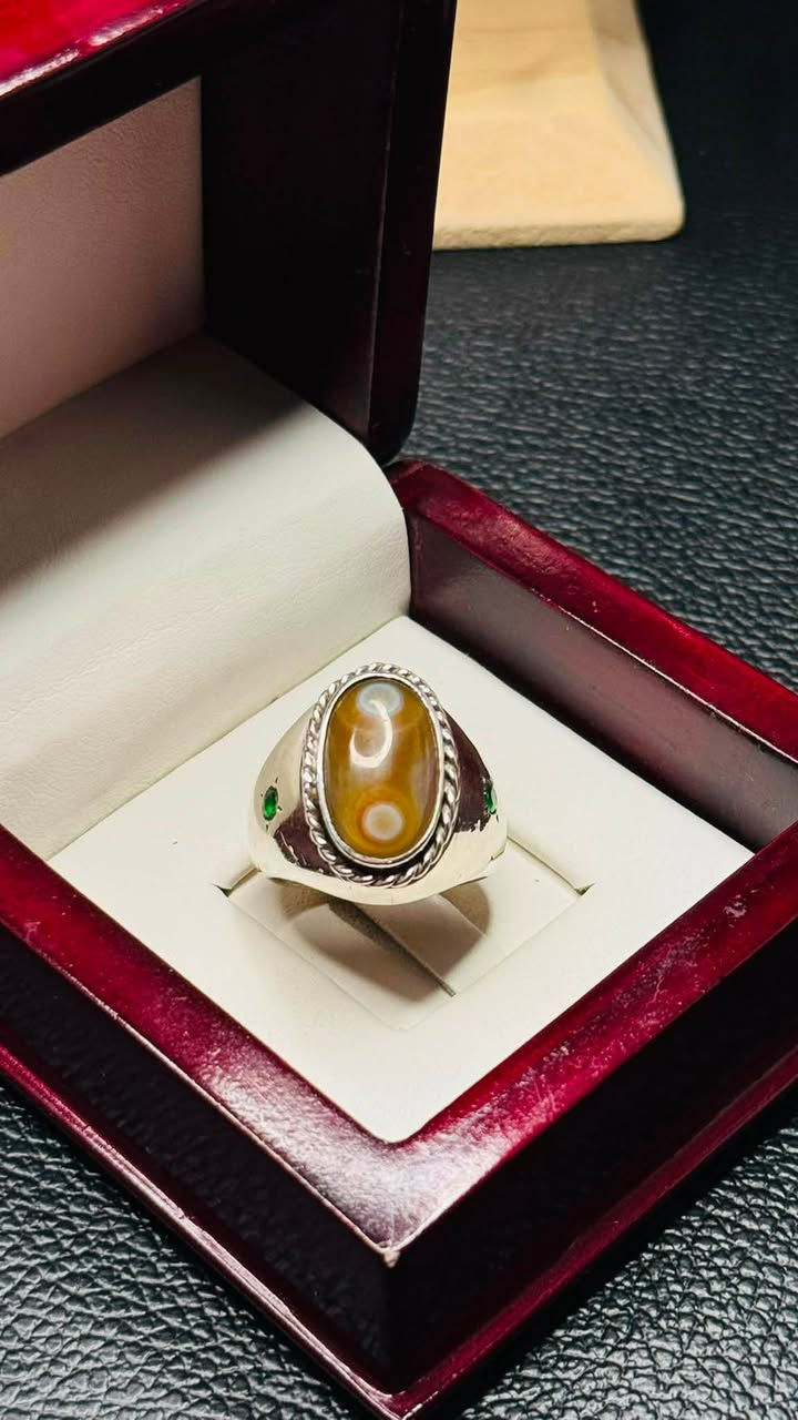 سليماني هندي أصلي 💍

حجر اصلي ذمة 
صياغة يدوية الفضة 1000

السعر راسلني خاص رجاءً

يوجد توصيل جميع محافضات العراق
للتواصل واتساب : ***********⁩⁩⁩⁩⁩
