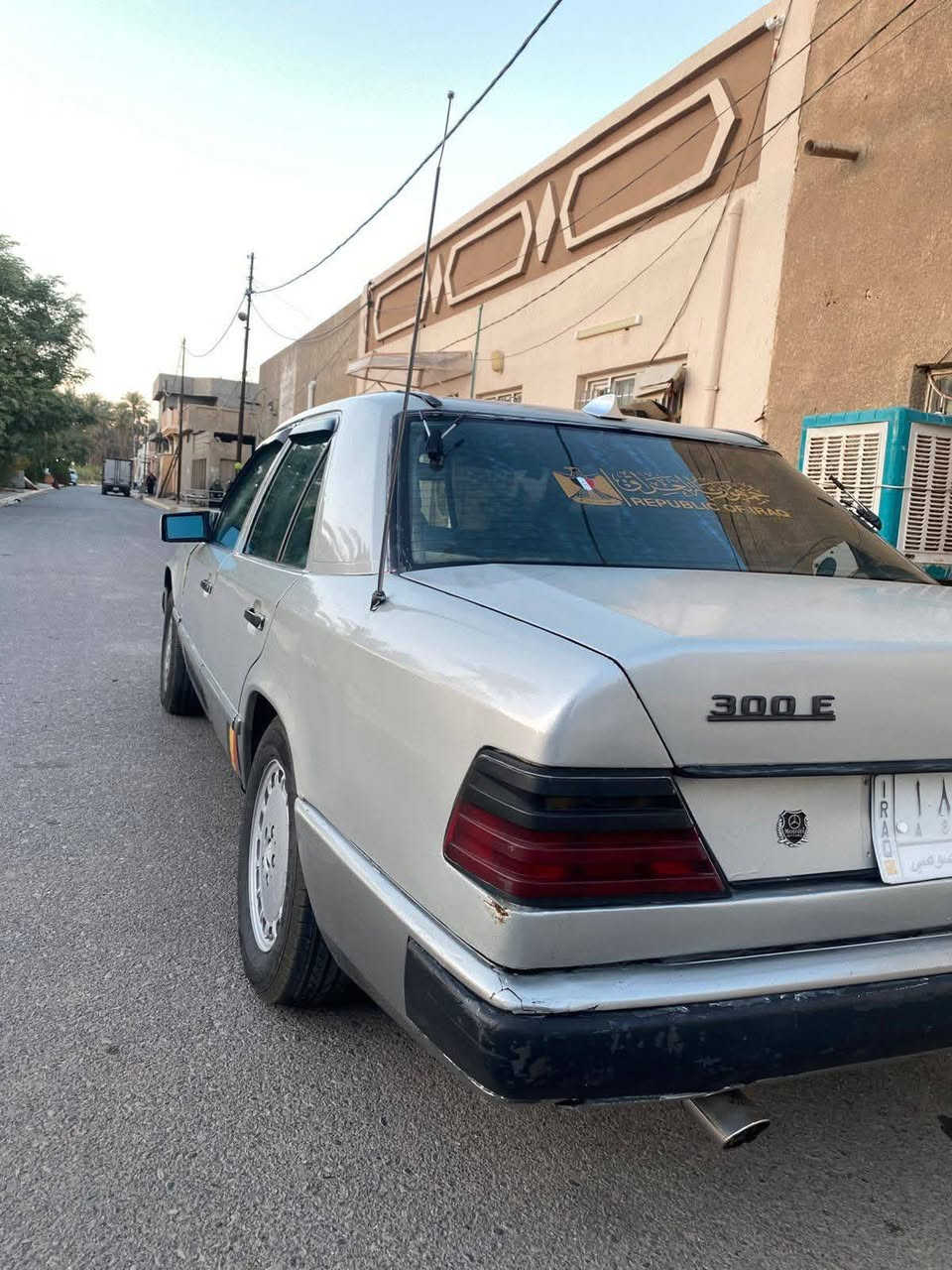 مارسيدس  دب حجم 300 مكينه وكير بطه 2500 ديلكو موديل 87 رقم بغداد وكهربائيات باتريك جديد حداديه نضيفه رقم بغداد   شرط التحويل الاستفسار على الرقم *********** مكان السياره واسط قضاء العزيزيه
