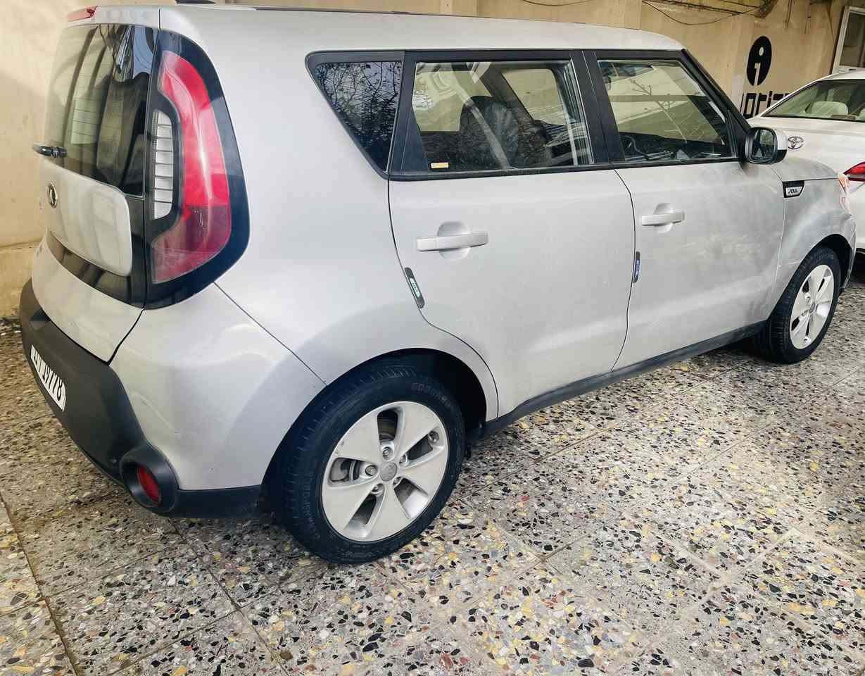 السلام عليكم / من رخصة الادمن 
كيا صول 2016 كفالة عامة من الصبغ والتبديل رقم بغداد إنكليزي باسمي مواصفات شاشة كامرة تحكم استيرن ايكو مكينة كير تبريد صدر تخم تاير السيارة نظيفة جداً 
السعر 114 
للاستفسار ***********
