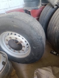 زوجين وياله حرفش مع تك تايرحرفش مشلن استفسار اكثر اتصل على الارقام 077...