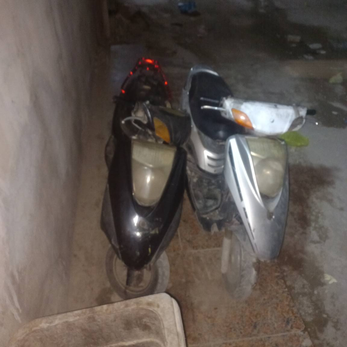 دراجات بريز وحدة نوزل وحدة كابريتر كوم حديد سعرهن ٣٥٠ مكانهن مدينة صدر *********** بغداد, العراق
