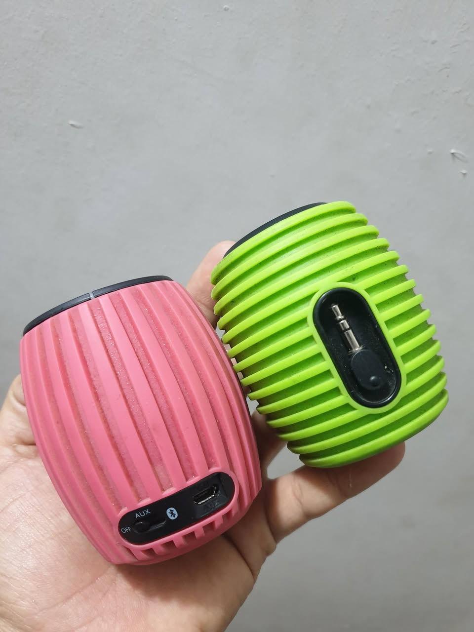 زوج سبيكرات PHILLIPS اصليات واحد بلوتوث شحن اتصال اتصال موبايل والثاني شحن اوكس اثنيهن ب15 الف مكاني الاعظمية ***********
