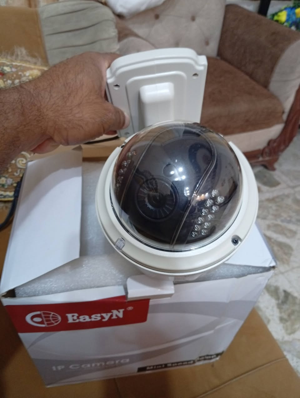 كامرة واي فاي متحركة تربط على الموبايل  سعرها 35الف يوجد توصيل


**إذا كنت صاحب هذا الإعلان وتريد حذفه لأي سبب، رجاءا أرسل رسالة إلى الدعم الفني**