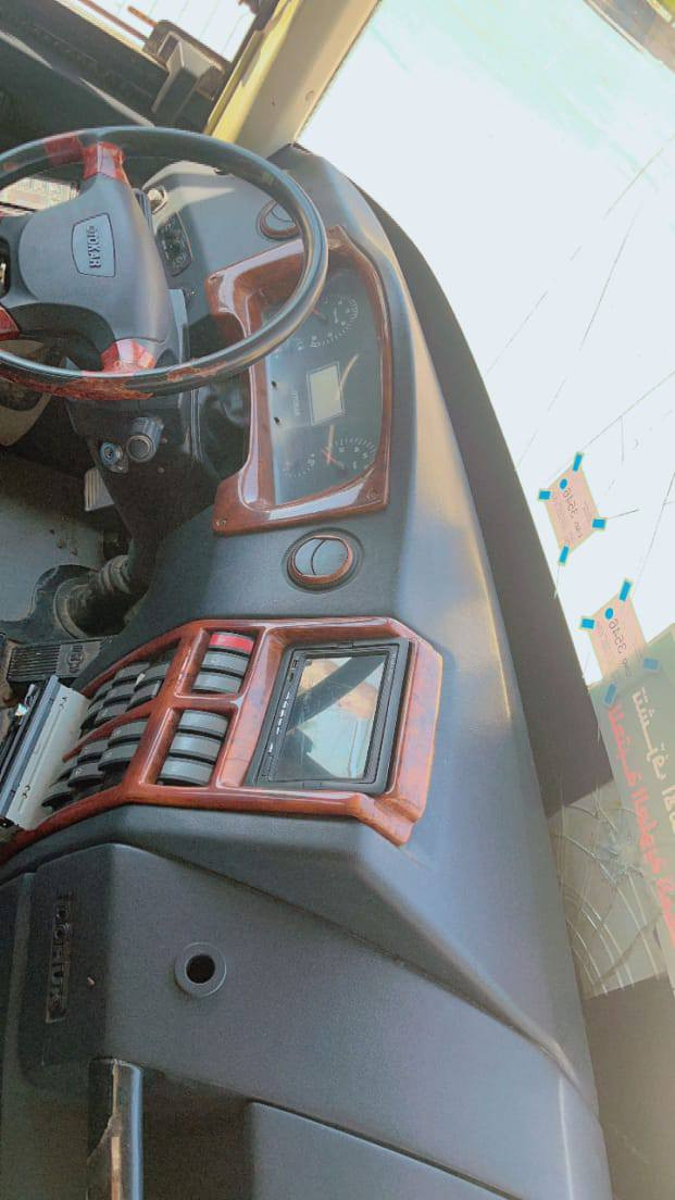 السلام عليكم سيارة صيني 2003 تبريد حداده مكينه كير كفاله تبريد صيني دواخل جيتي رقم انكليزي بسمي تخم تايرات مكينه كمنز 6 كير 6نمر سيارة جاهزة جوبلس عدد ركاب 40 نفر السعر 215 وبيه مجال اتصال ***********
