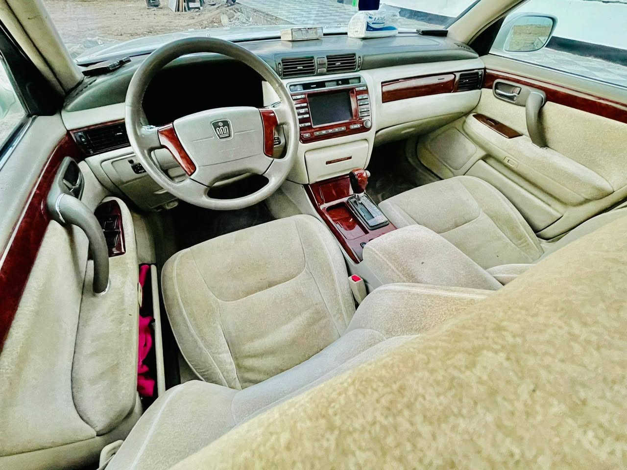 TOYOTA CROWN ROYAL SALON 👑
✋✋👈👈مكلف بل نشر
للأستفسار 📲 ***********

    💯فول عدا الفتحه 

   للبيع تيوتا كراون 2000  اصل

رقم كركوك انكليزي

مكفوله كفاله عامه من  كص وضربه ونقل جثه ورسميات والاصوليات.

المواصفات 👇

4دگم . 

ثلاجه خلفيه .

محرک ديفور الكبير شاصي 175 .

اربع كشنات كهرباء .

شفط مري.

ستيرن كهرباء.

برده خلفيه كهرباء أصليه.

تبريد قطعتين امامي وخلفي .

تخم تاير جديد. 

تبريد ثلج + تدفئه.

غراض مال جنطه كامله.

والسياره ماعايزه برغي كامله على اخر حبايه.

والسياره بالواقع اجمل من الصور بهواي

العنوان🏠 // ذي قار / الغراف 
السعر 145 وبيها مجال
غير متواجد عل فيس مكلف بالنشر 
اتصل على صاحب السياره 
***********
