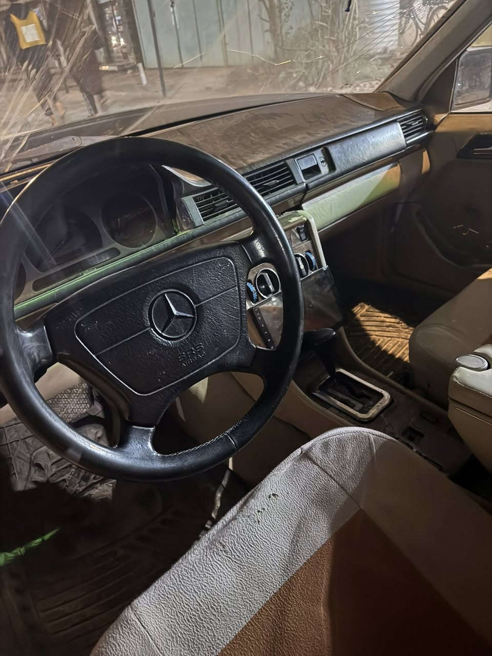 مرسدس موديل 1991جاهزه مجهزه عوزه بس صبغ مكينه شادله مال جنون ديفور هيه وكير بجيس حداديه تخم تاير كهربايات كله جاهزه تحويل يمته ماتريد سعره ٣٠ 
مكاني ناصريه 
***********
