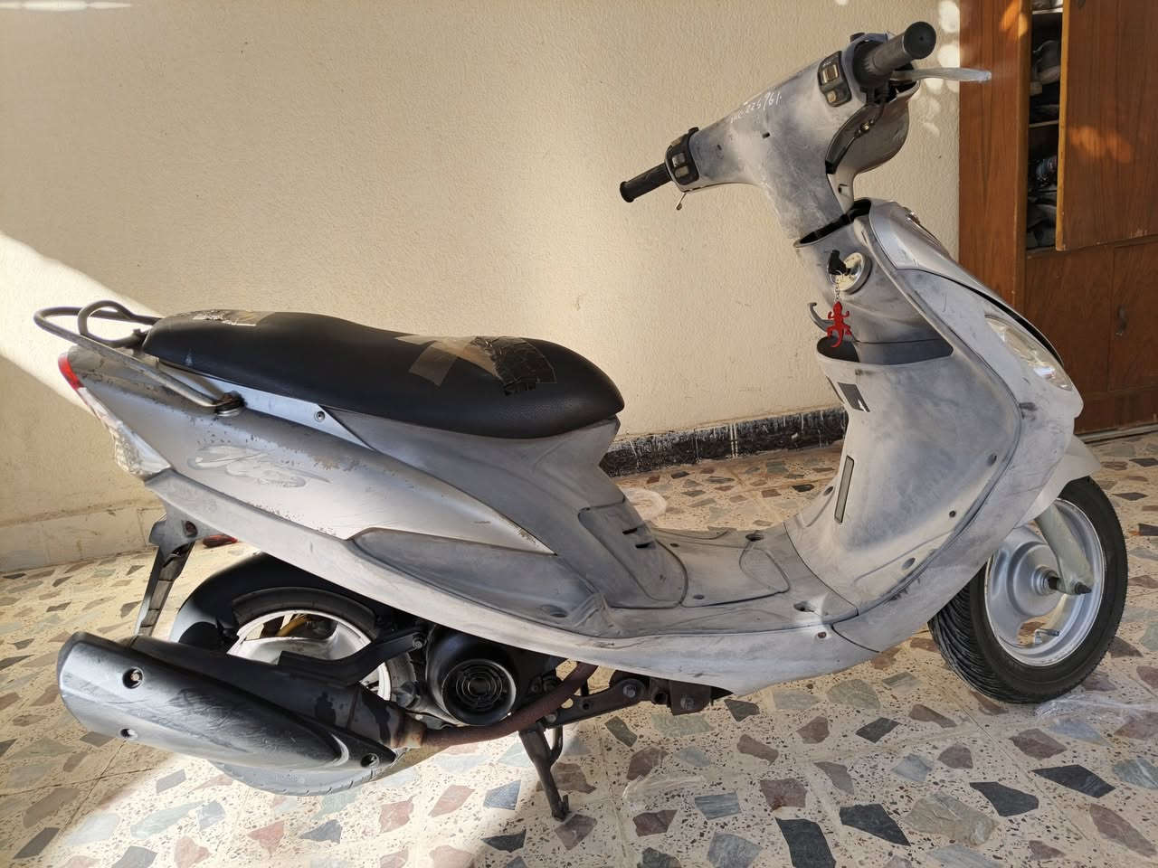 سلام عليكم ماكس منغولي دراجه مال رمبة صارله سبوع من طالعه مكينه مامفتوحه بلاديه 49 نكره سلف مكينه ناعمه شلعه معدل ما عوزه شي دراجه حلوه وبل عافيه عل ياخذها سعرها 1000
***********
