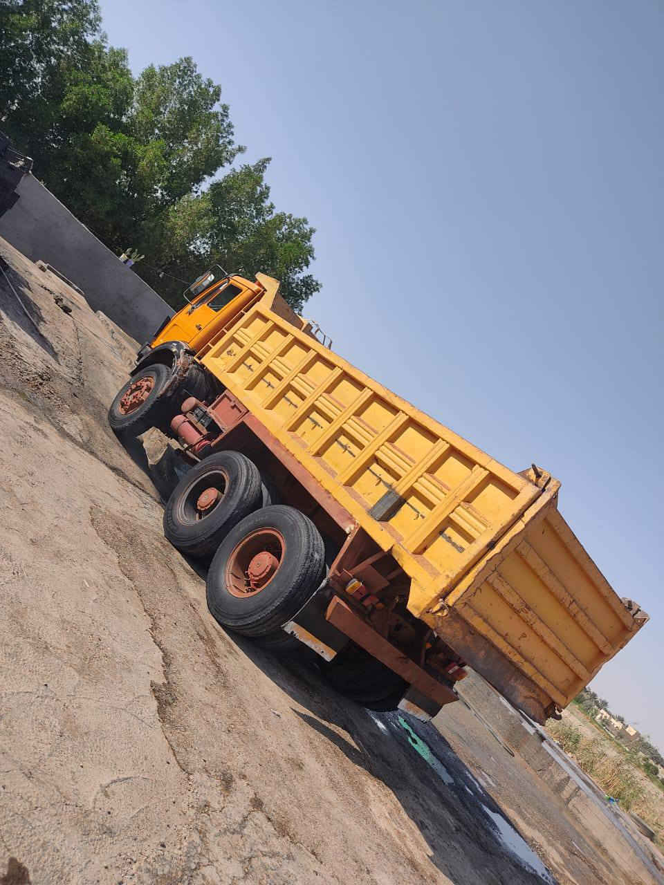 يالله السلام  عليكم مكينه 25  كير 160  موديل 75 
سنويه عضم منتهيه بل 2021  مجموعه جي اف رباط اعوج البدي حصيره جديده قبل شهر مسويه تبريد كهربائيات كل شغاله حداديه كامله .. ***********
