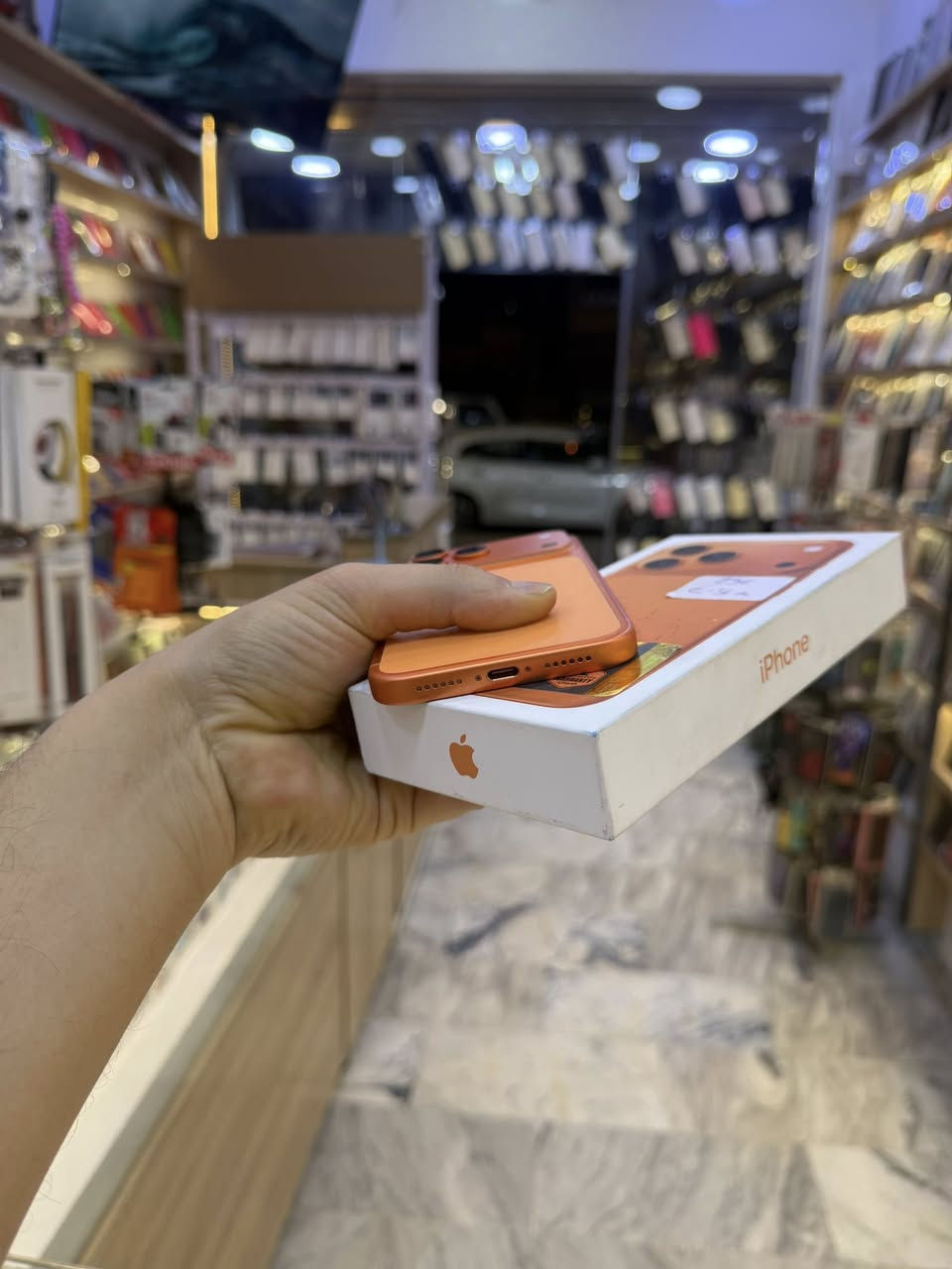 ايفون 17 برو ماكس ذاكرة  256 بطارية 100 ايسيم الشريحة الالكترونية بدون منفذ سيمكارت مستخدم نضافة 100‎%‎ 
باكيت وكيبل كامل ملحقاتة 
السعر مليون 790 الف وبيه مجال للشراي حك الجية 
مكاني بغداد السيدية الشارع التجاري
*********** اتصال واتس فقط
