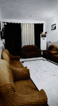 دار سكني للبيع...حي الزهور.قريب عل الشارع الرئيسي للبريد.
طابو صرف 250 متر ...
يتكون من غرفتين +صالة +صحيات داخلي وخارجية +مطبخ+استقبال+كراج سيارة وحديقة ومخزن خارجي أرضية مرمر تركي سطح شتايكر بناء حديث... للاستفسار الاتصال عل الرقم ***********
