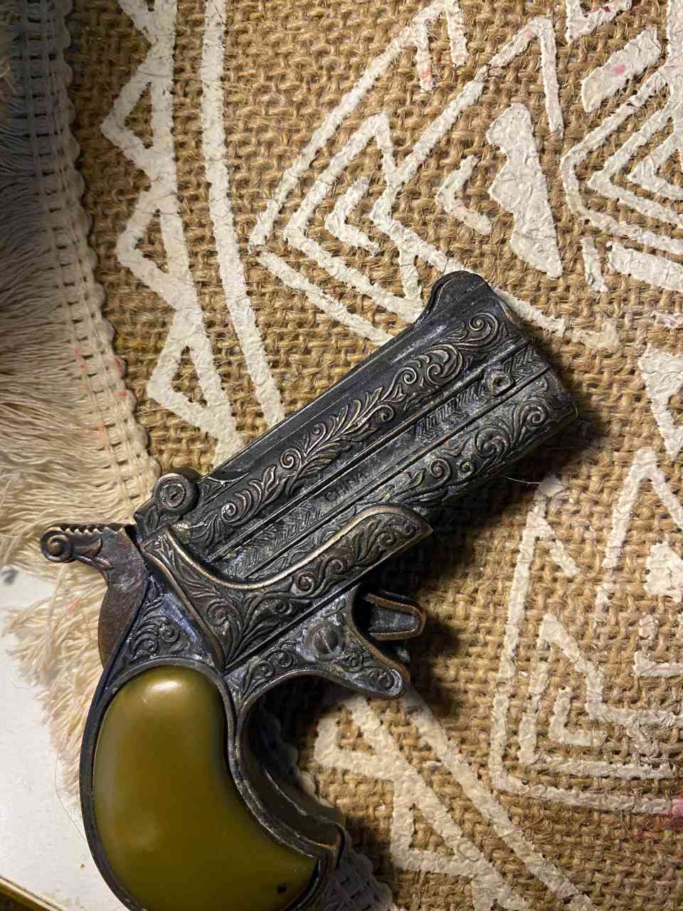 قطع

Vintage Black Powder Pistol Replica
نسخة ديكورية لمسدس بارود قديم 
بسعر 120 الف


**إذا كنت صاحب هذا الإعلان وتريد حذفه لأي سبب، رجاءا أرسل رسالة إلى الدعم الفني**