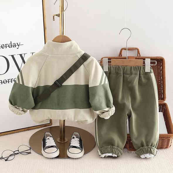 سوت ولادي 3 قطع مع جنطة 🏅💯

يلبس من 3-4-5-6-7-8 سنةً✅

العنوان 📌الصويرة -حي المعلمين -شارع عمارة المنغر  -مقابل سرمد مول -مجاور تنزيلات حمودي -مجاور كريم بلادي للستائر

🚖توجد خدمة توصيل لكافة محافظات العراق 🇮🇶🚖 
للاستفسار***********
