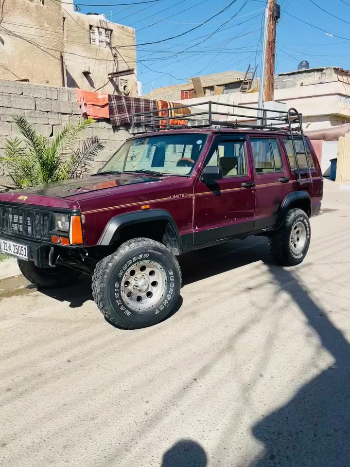 ‏جيب شيروكي 91 السياره مكفوله 
كير ومحرك  مكفولات دفع رباعي شغال سياره جاهزه خير من الله كلشي بيها بلادي كشنات كهربائيه السياره سليمانيه بأسم شخص بالصويره يسويلك وكاله ثاني يوم  السعر 45$ وبيها مجال مكاني بغداد 
للتواصل :***********
