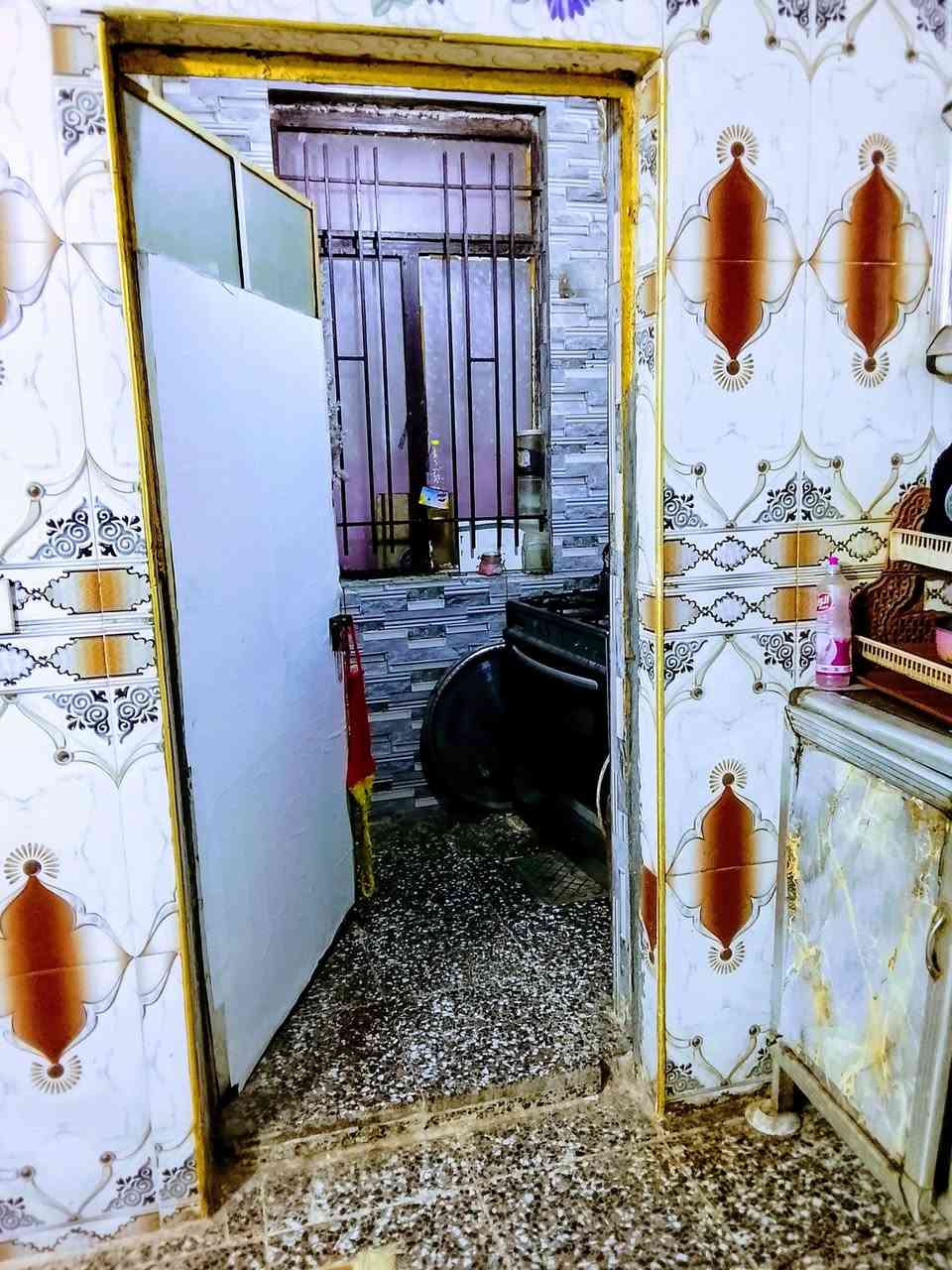 بيت للبيع سعر 25بي مجال حي طارق لقديم وره صيطره خامس فره100متر جاهز ***********
