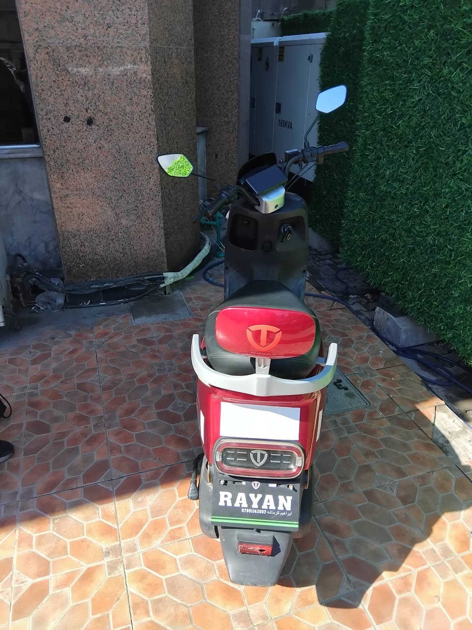 السلام عليكم
من رخصه الادمن 
دراجه هايبرد. للبيع الدراجه موديل 2025صار شهرين ونص من نزلت للشارع بطاريات فول الفول تبقه يومين عندي مشحونه الدراجه جديده الله شاهد السعر 700 الف المو شراي لا يكسر بحلال العالم (***********)سيف
