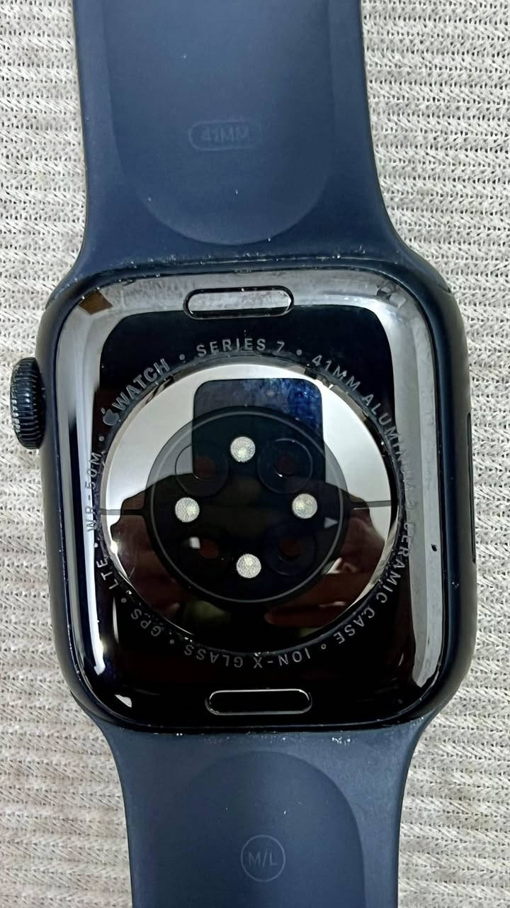 ابل الجيل السابع ،، حجم 41 ،، البطارية 100‎%‎ ،، بيها شخوط في الشاشه ،، مع قاعده شحن من شركة انكر فقط مكان شحن الساعه شغال بالنسبة للقاعده الشحن اما الساعة تشحن طبيعي  ما بيها شي  ،، متوفر توصيل لجميع المحافظات


**إذا كنت صاحب هذا الإعلان وتريد حذفه لأي سبب، رجاءا أرسل رسالة إلى الدعم الفني**