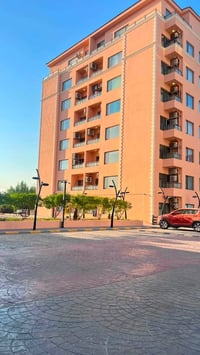 للإيجار في مجمع المحبة السكني   شقة مساحتة ١٤٦ متر   تحتوي على ٣ غرف ن...