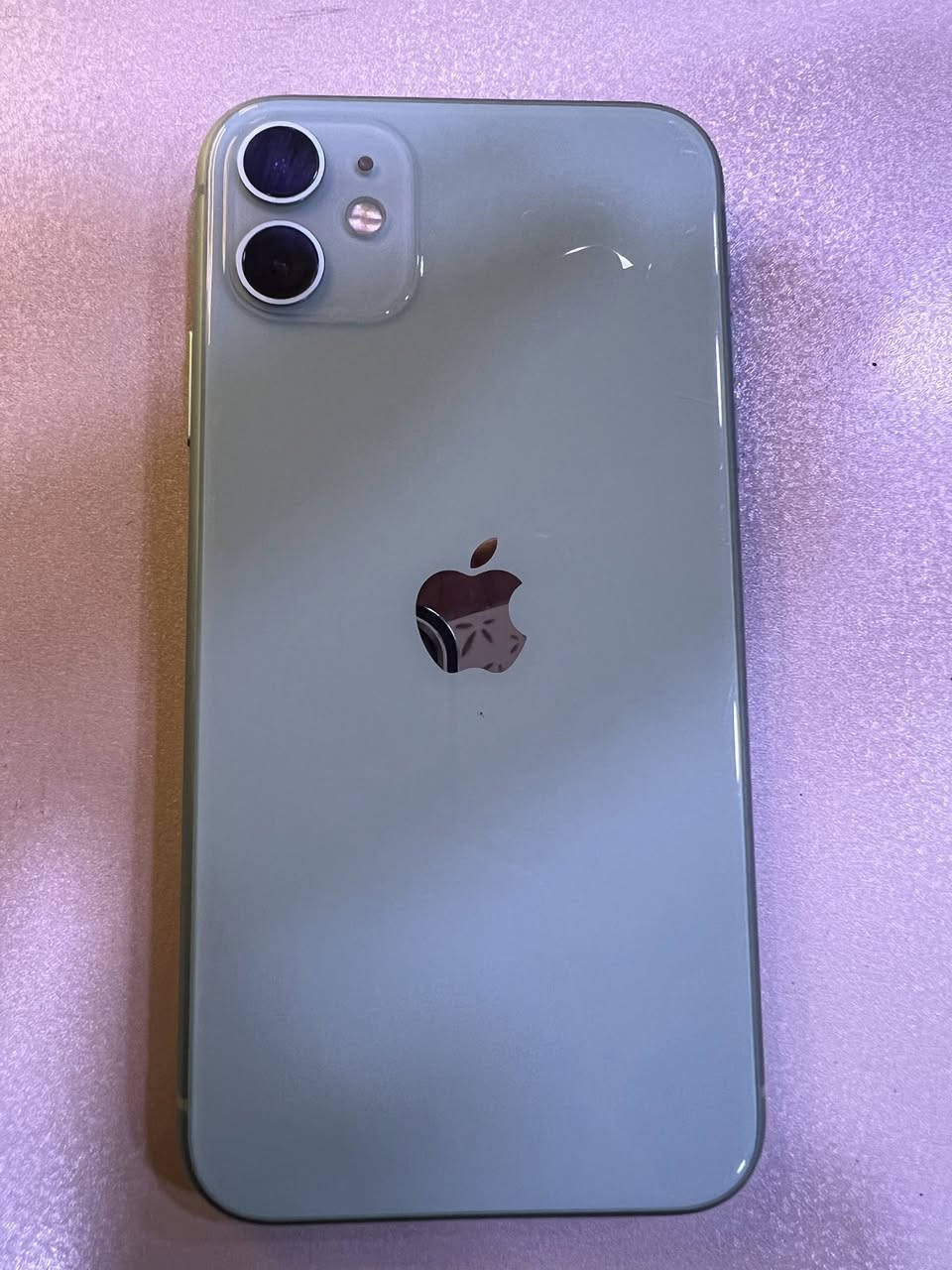 سلام عليكم آيفون ١١ كامرتين مبدل شاشة وبطارية احسن نوعية ذاكرة ١٢٨  وبطارية ١٠٠ سعر ٢٢٠ وبي مجال ميعجبة لا يعلق 😊*********** بغداد عبيدي
