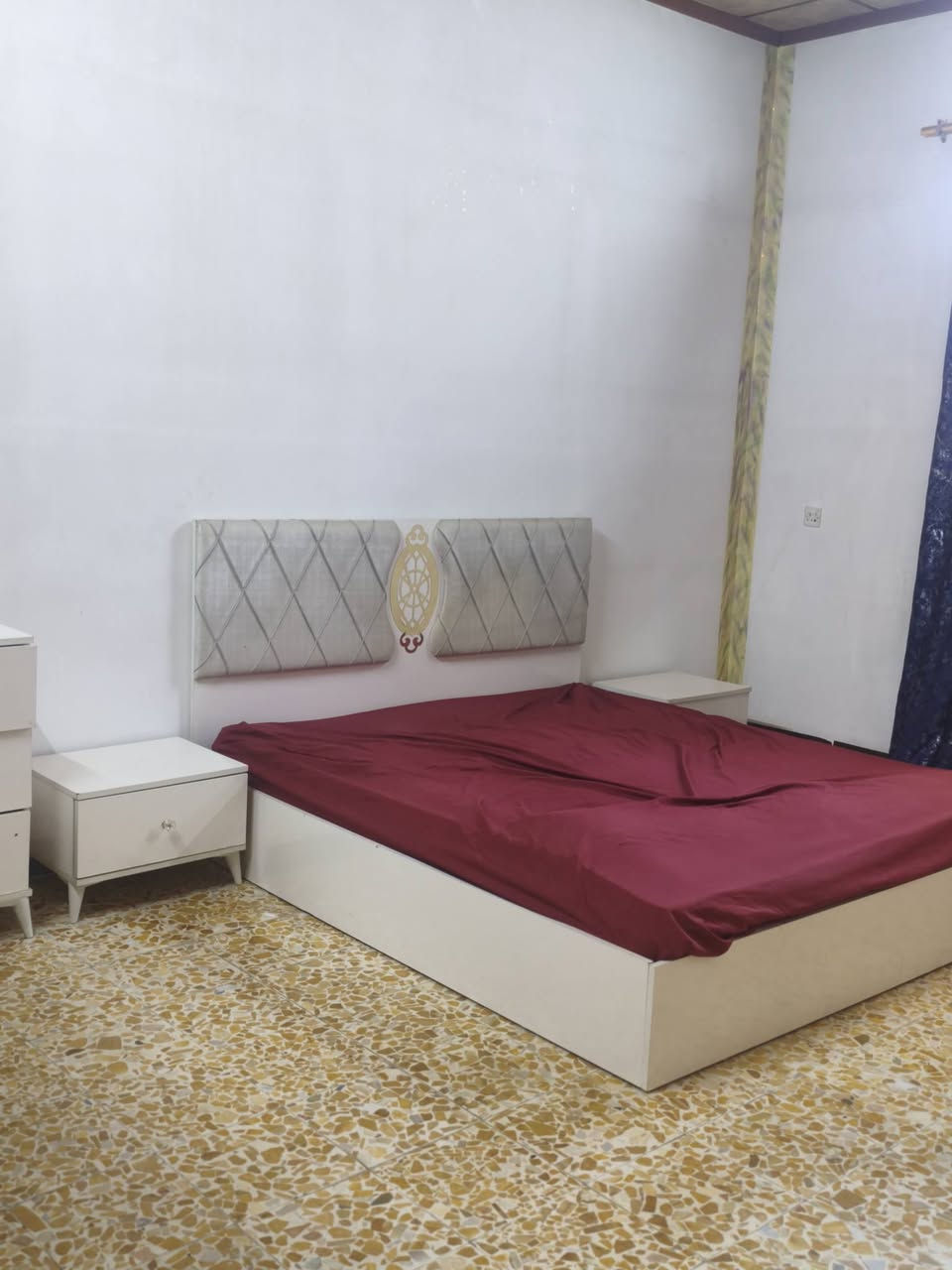 غرفه تركيه سعره 300
موصل جانب الأيمن ***********
