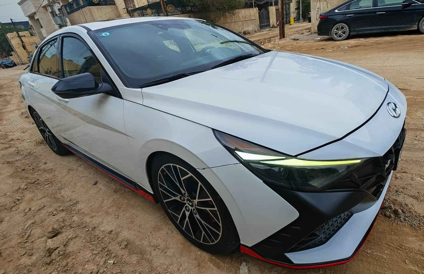 مستعجل على البيع 
هيونداي النترا ( N ) 
 اللون : أبيض 
 كير اوتوماتيك دبل كلج 8 نمر (DCT)
 موديل : 2023
 المحرك : 2000 تيربو
 ماشية : 51 ألف كم 
 حادث خلفي فقط موضح بالصور مع
 الصفحة اليسرى مرشوشة كلير بأمريكا فقط
 صفر ايرباك بدون دواخل السيارة مابيه اي نقص 
 السعر : 159 ورقة وبيه مجال  
 للتواصل :  ***********
