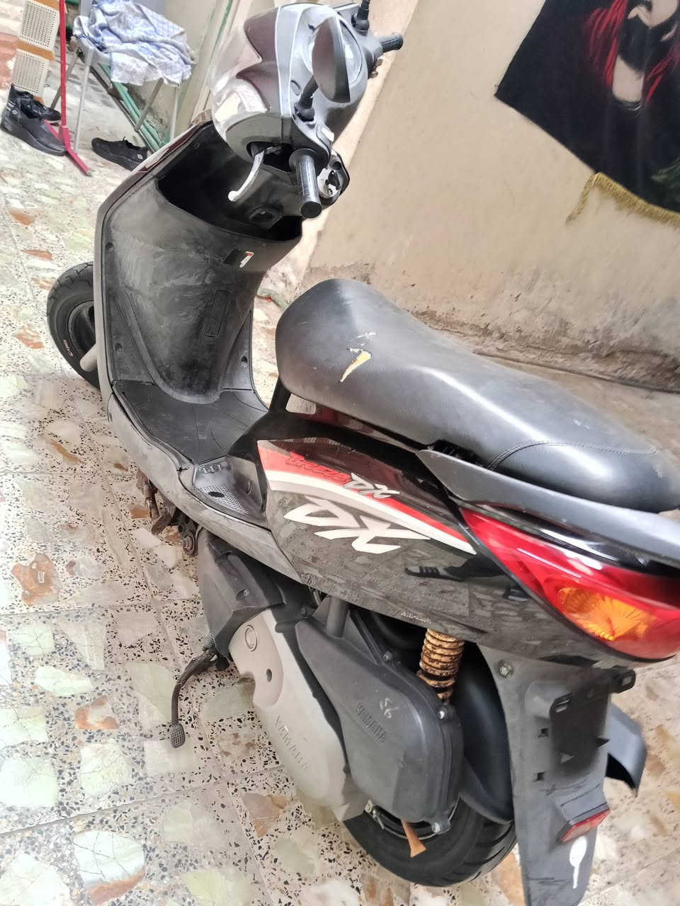السلام عليكم
دراجة بغبغاء ياباني جديدة لوك 

سرعة 140 خطين نوزل اسلف اصلي 
كفراتها اصلية ومختمه ختم واحد مع محرك 
محرك ناعم ومكفول كفاله عامه وراقها ابسمي 
كهربابات عدادات كيجات دبلات كلها شغال 
الشراي يتصل ***********
شرط جيب فيتر وتعال فحص براحتك مكاني بغداد 
سعر تصل على خط لو واتساب متوفر
