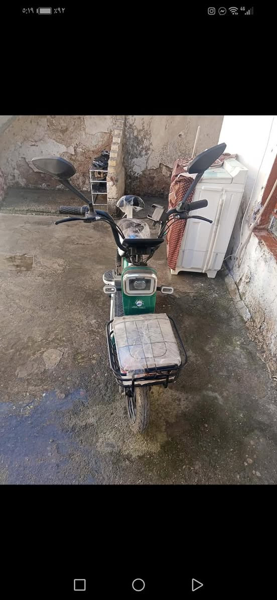 ماطور شحن اربع بطاريات نظيف جدا سعر 180,٪ الاستفسار***********
