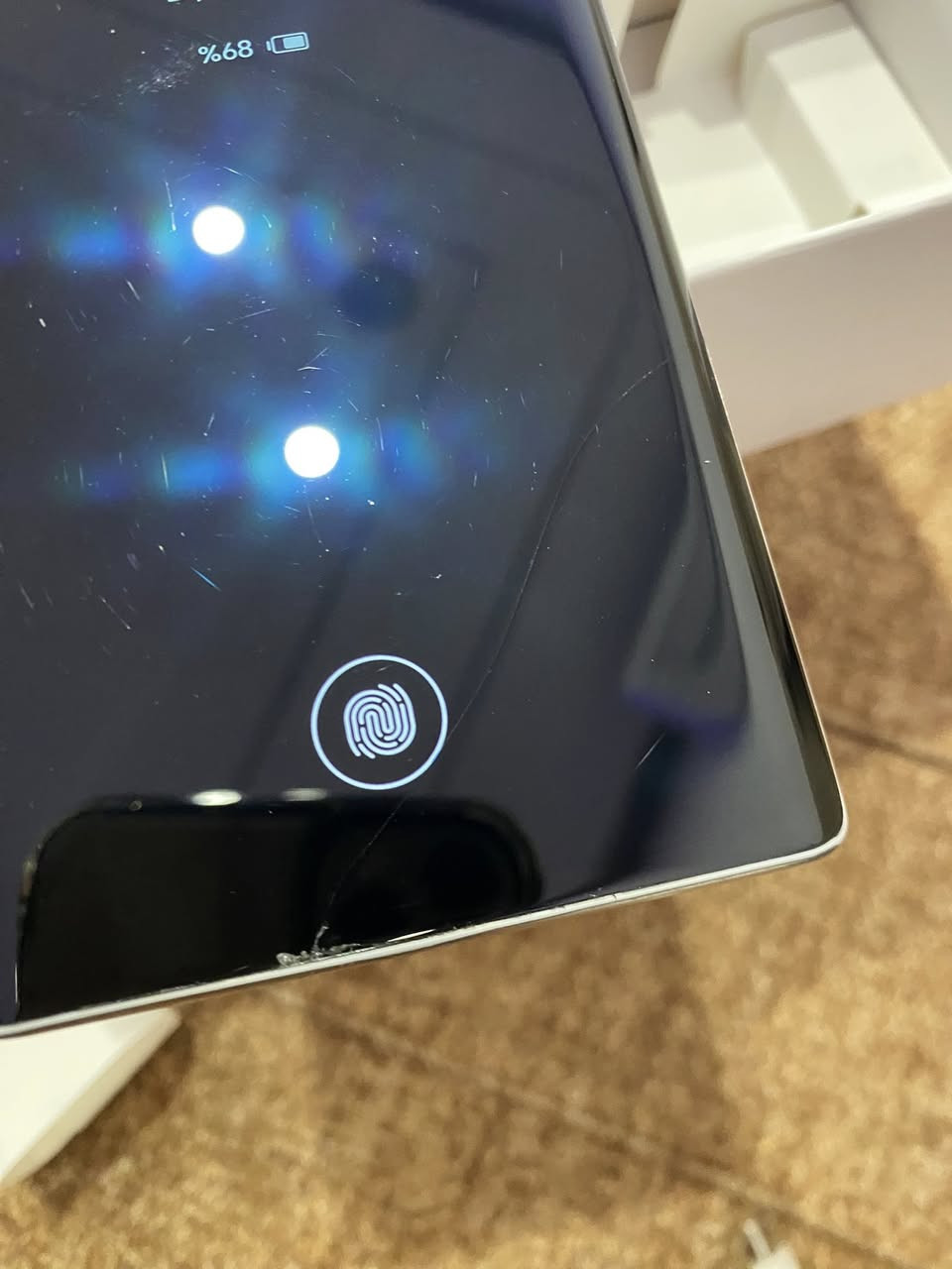 هونر 70 مكفول فقط الفطور بصورة موضح ذاكرة 128 يدعم الشحن السريع 66 واط كامل ملحقات  
يدعم 120 فريم جهاز راقي. سعره 160 
***********. او مراوس بـ ايفون
