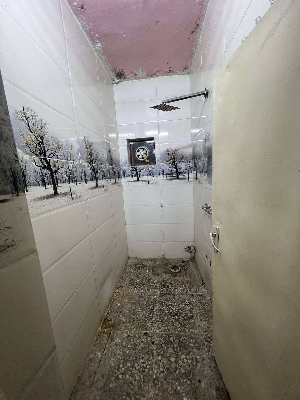 السلام عليكم بيت مساحه 200 متر طابقين طابو صرف ابو دشير شارع الضغط بالنهايه الضغط ***********
