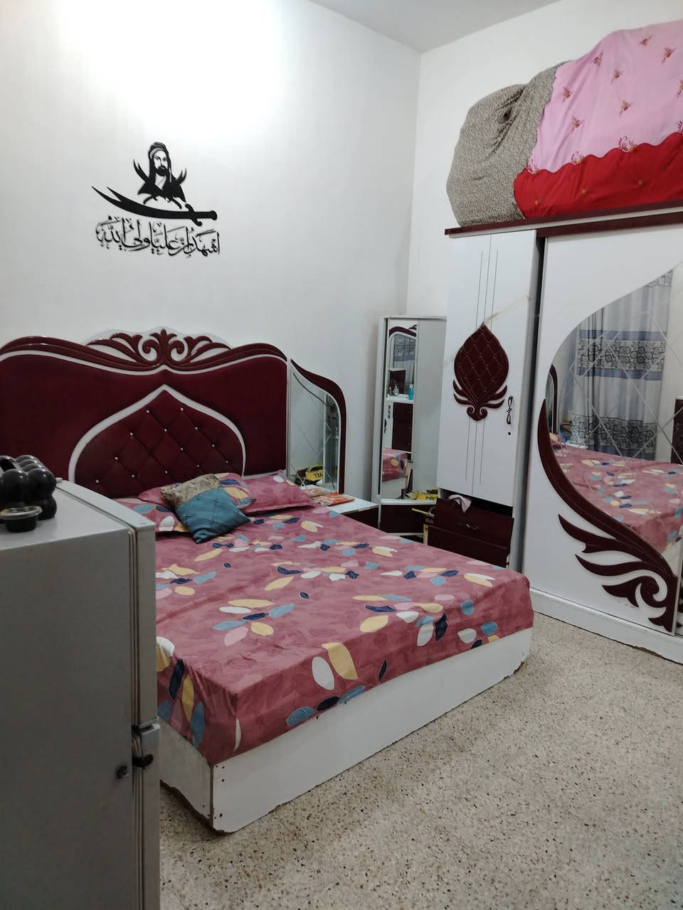 أسلام عليكم تخم كعده عريبه نضيف ما بي اي شك سعره خاص غرفه صيني نضيفه بيه كم تلحيض سعر خاص التواصل *********** وتساب
