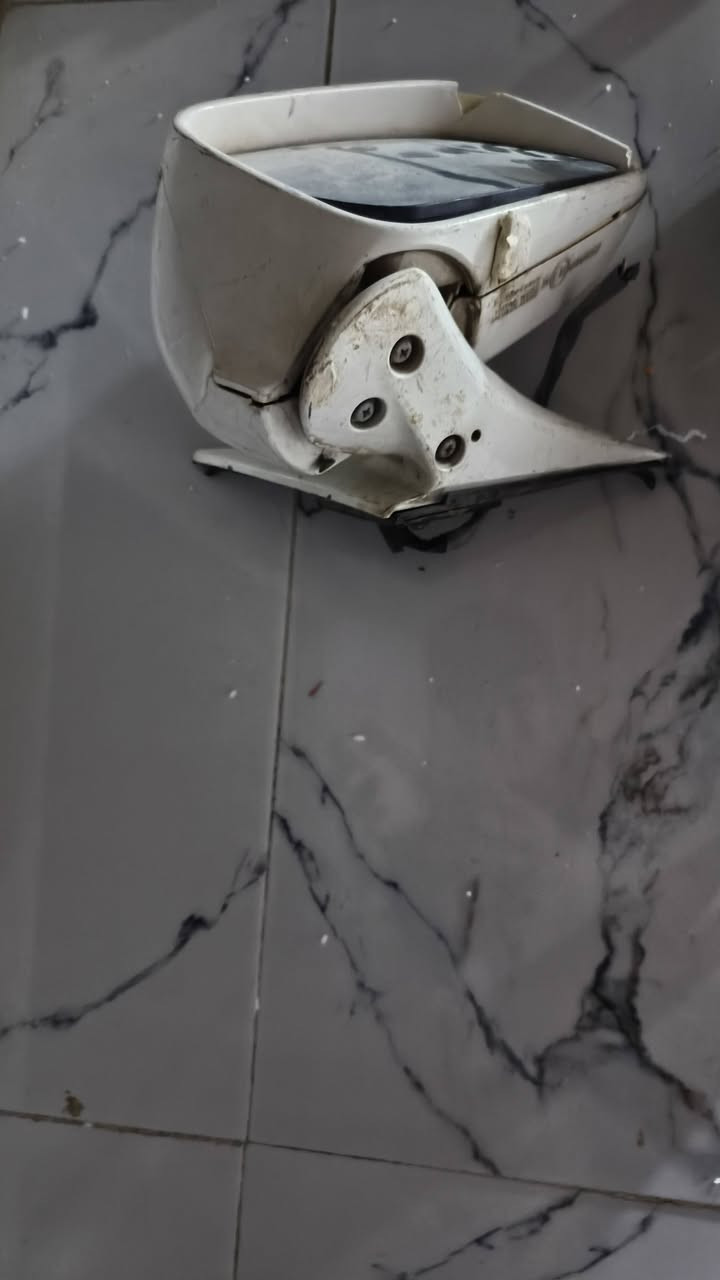 سلام عليكم 
دشبول ملكه + مري وحده لون أبيض للبيع 

+ كاعيات ملكه أصلي جلد كاملات 
اتصال رقم ***********
