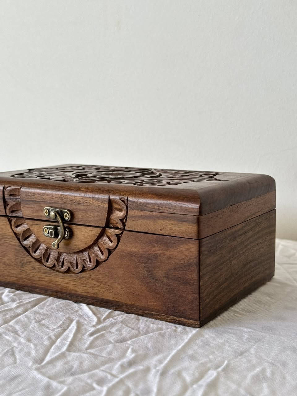 الصندقچة الخشبية عمل وحفر يدوي خشب طبيعي بالكامل
البيع كل الكمية القطعه ٢٥ الف الكمية ٢٥ قطعة 
معدل الطول ٢٢ سم والعرض ١٥ سم
واكو قياسات اكبر


**إذا كنت صاحب هذا الإعلان وتريد حذفه لأي سبب، رجاءا أرسل رسالة إلى الدعم الفني**