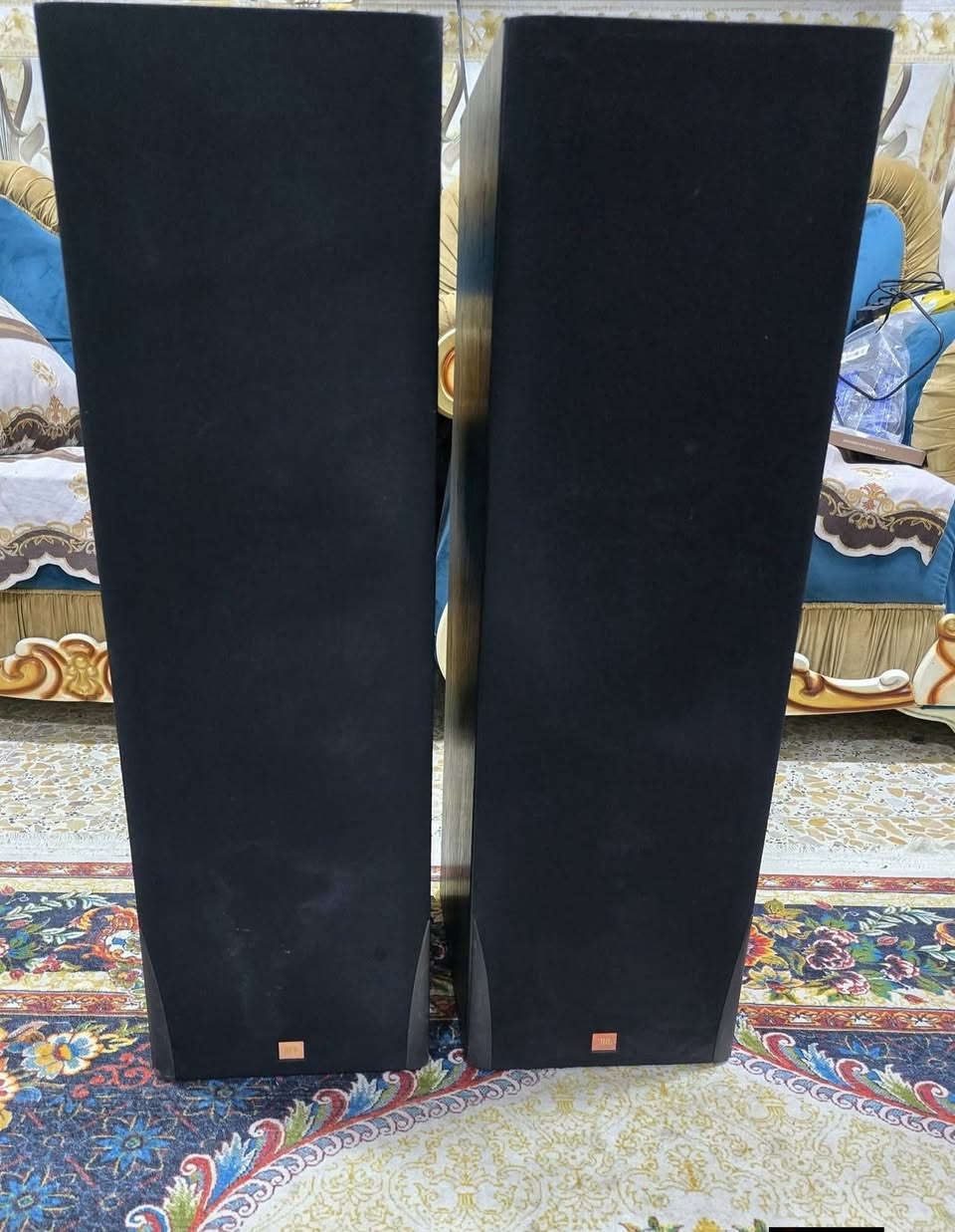 سلام عليكم البيع سماعات JBL موصفات يمكم مكان بغداد الوشاش بدون توصيل تجي تسمع صوت وتقرر ***********السعر 325وبيهة مجال
