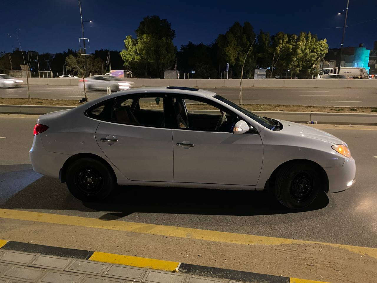 السلام عليكم
سيارة النترا ٢٠١١ للبيع 
سيارة جاهزة وحلوة وما ناقصها شي حدادية جديدة مكينة وكير كفالة السيارة حلوة وكاعدة بيها جاملغ وتكمه صبغ 
للأستفسار ***********
غير متواجد على الفيس
