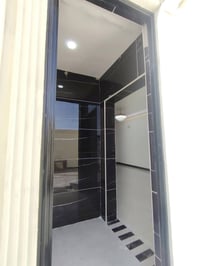 البصره ابي الخصيب • ٢٥٠م • ٤ غرف