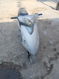 دراجه Gti دراجه نوزل شغال كامله بس بيه دخانه وبس سعر ١٥٠ تواصل ٠٧٧١١٢٣...