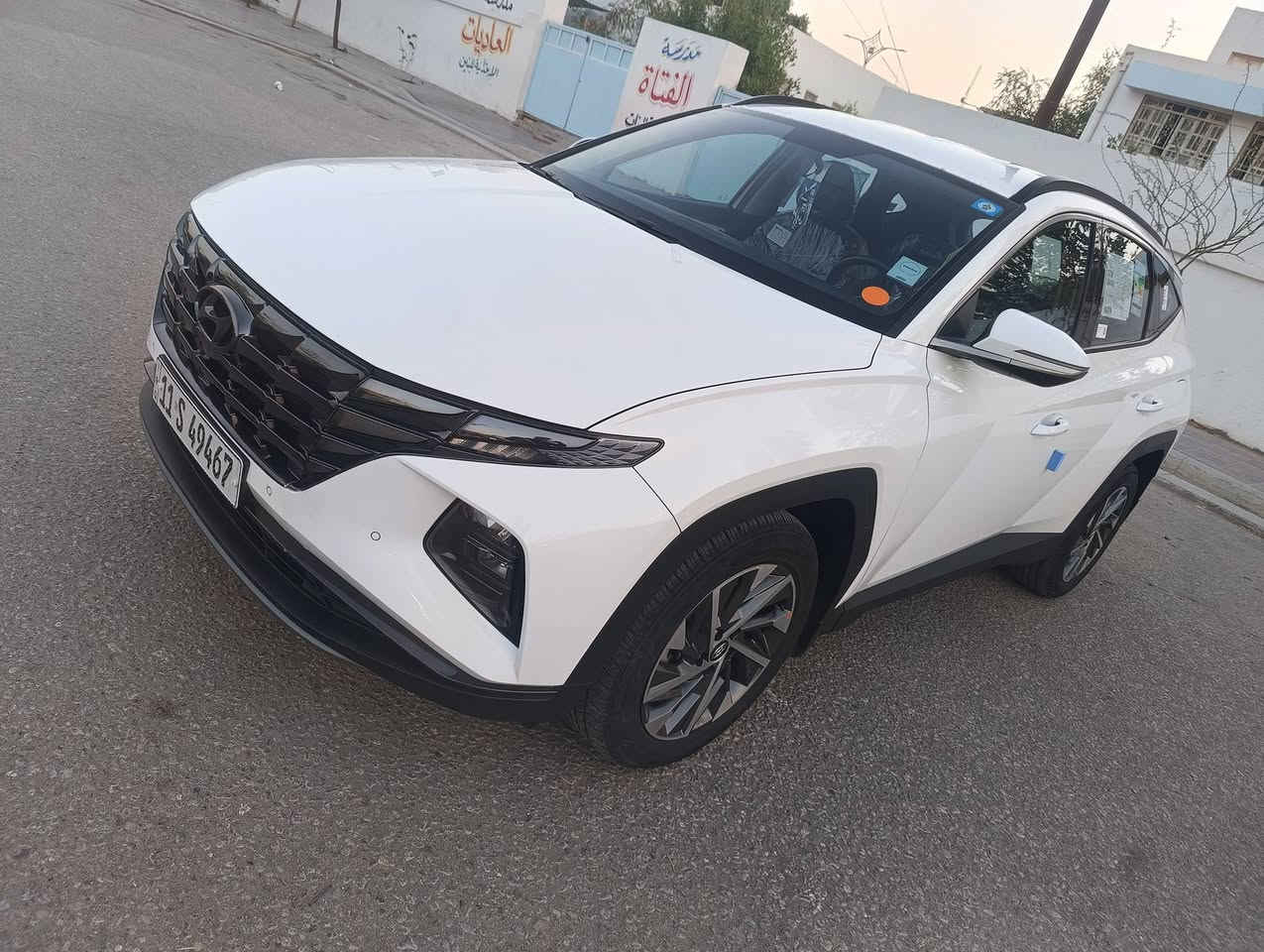 هونداي توسان خليجي 
موديل 2023
رقم بغداد انكليزي تحويل وكاله 
مكفوله السياره كفاله عامه 
فول عده البانوراما
بصمه تشغيل 
بصمه ابواب عدد2
تشغيل عن بعد 
شاشه كبيرة
كامره دوار
حساس خلفي امامي
تبريد خلفي 
تحكمات جهتين
بعد بيه هواي مواصفات 
كشنات كهربائية 
السعر 214
***********
