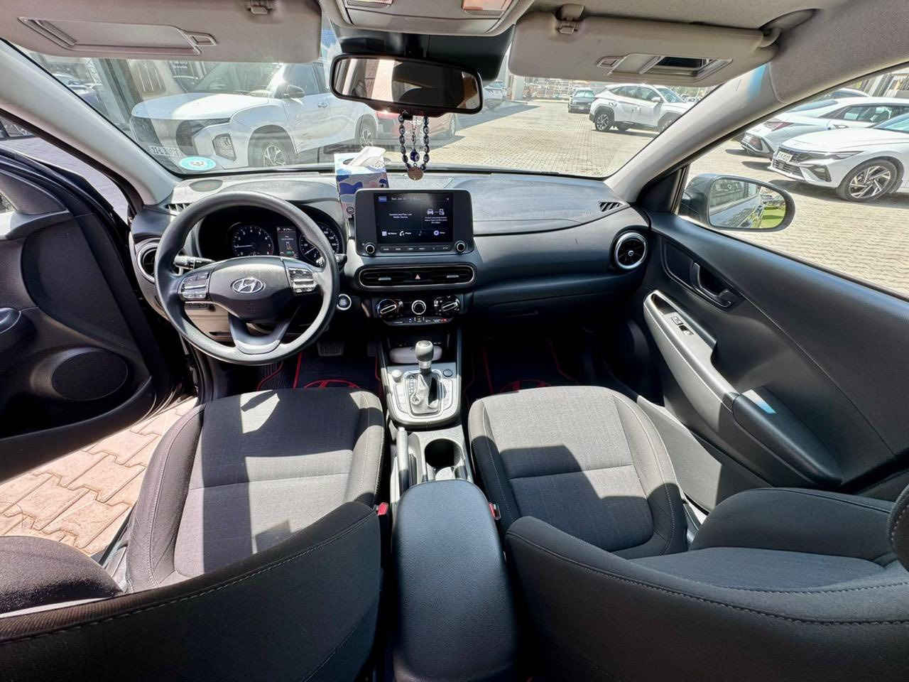 للبيع هونداي كونا  موديل 2022
محرك 2000 دوش المرغوب م
بصمة
رادارات
تحديد مسار
تشغيل عن بعد
دخول ذكي
تحكم استيرن
مانع انحدار
اوتو ستوب
حادث خلفي - تبديل 
جميع الايرباكات سليمة السيارة ماشية 37الف كم حقيقي 
عنوان السيارة القادسية او النهضة 
للتواصل ***********
