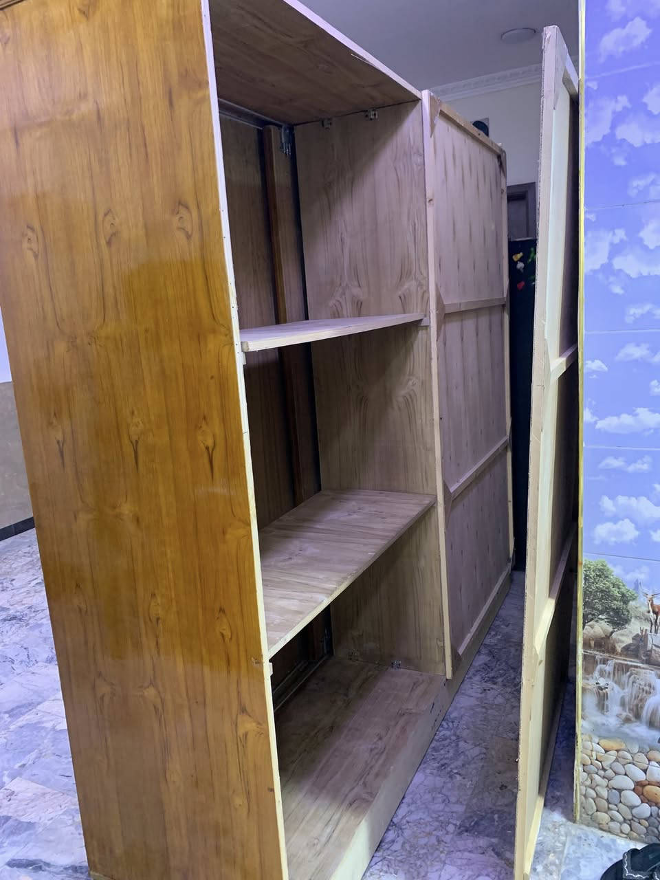 من رخصت مدير محترم كنتور سلايت اربعه بيبان نضيف جدا تزكام درجه اولى خشب ثقيل داخل وخارج صاج ضهر جرجوبه نضيف جدا سعر 150 رقم هاتف *********** بغداد كنتور مستعجل عل بعيته ومفصخ
