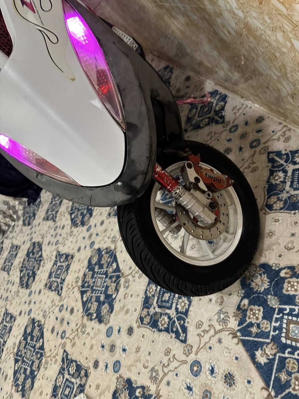 سلام عليكم عدله للبيع مكفوله دراجه مزوده مزوعه تزويد ماكو شي مامزود بيه تجي وتشوف تزويد اصلي مكينه بلاد بس خارج تزويد كفر اربعه وسايدر اربعه دراجه ناشفه معدل ونهضه سعر 950 مكان سماوه رقم ***********
